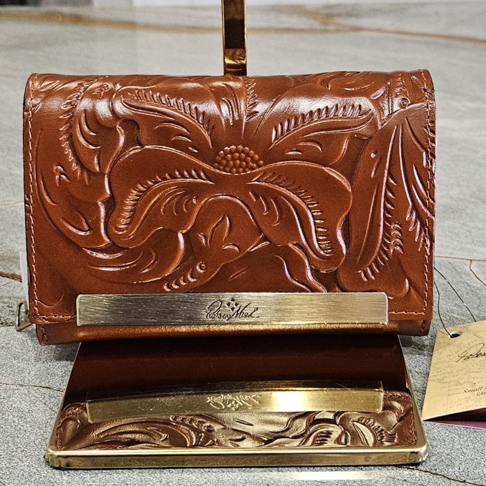 NWT Patricia Nash Tooled Leather Trifold Wallet | NWT | RFID | Zip Coin